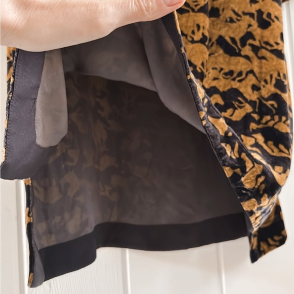 Sundance Roaming Dreams Horses Velvet Graphic Gold Black Women Medium Western - Picture 7 of 9